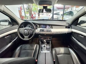 Xe BMW 5 Series 528i GT 2014